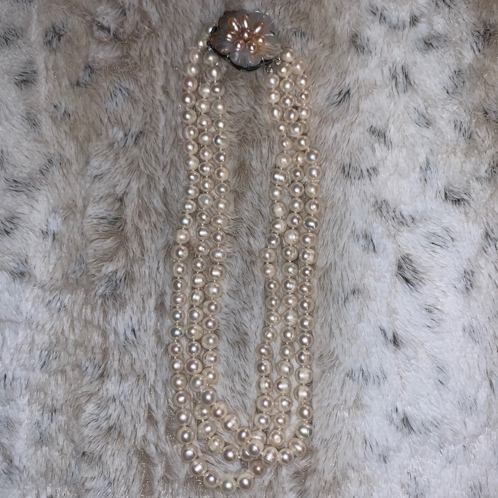 Gorgeous costume pearl set
